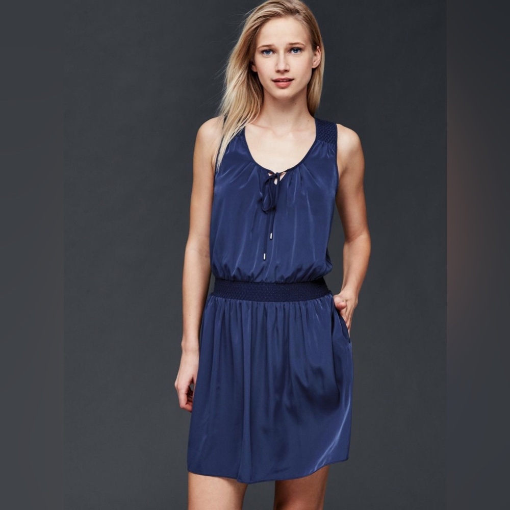 Elegant Navy Blue Sleeveless Dress